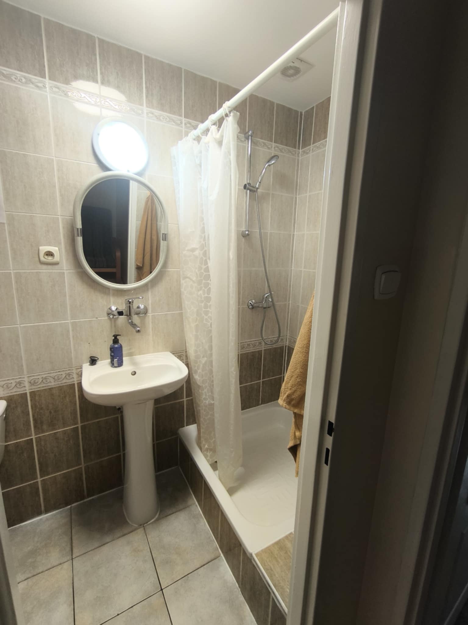 8d1b75a5-164e-496c-a99f-3d91668bac7a SZKOLNE SCHRONISKO MŁODZIEŻOWE