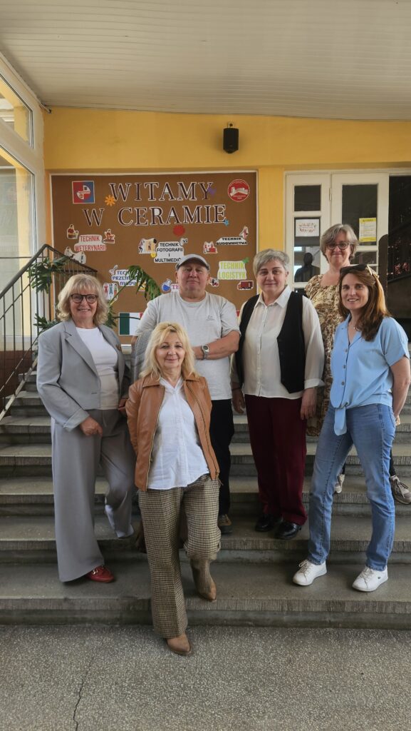 1000123326-1-577x1024 Współpraca Ceramy ze szkołą francuską